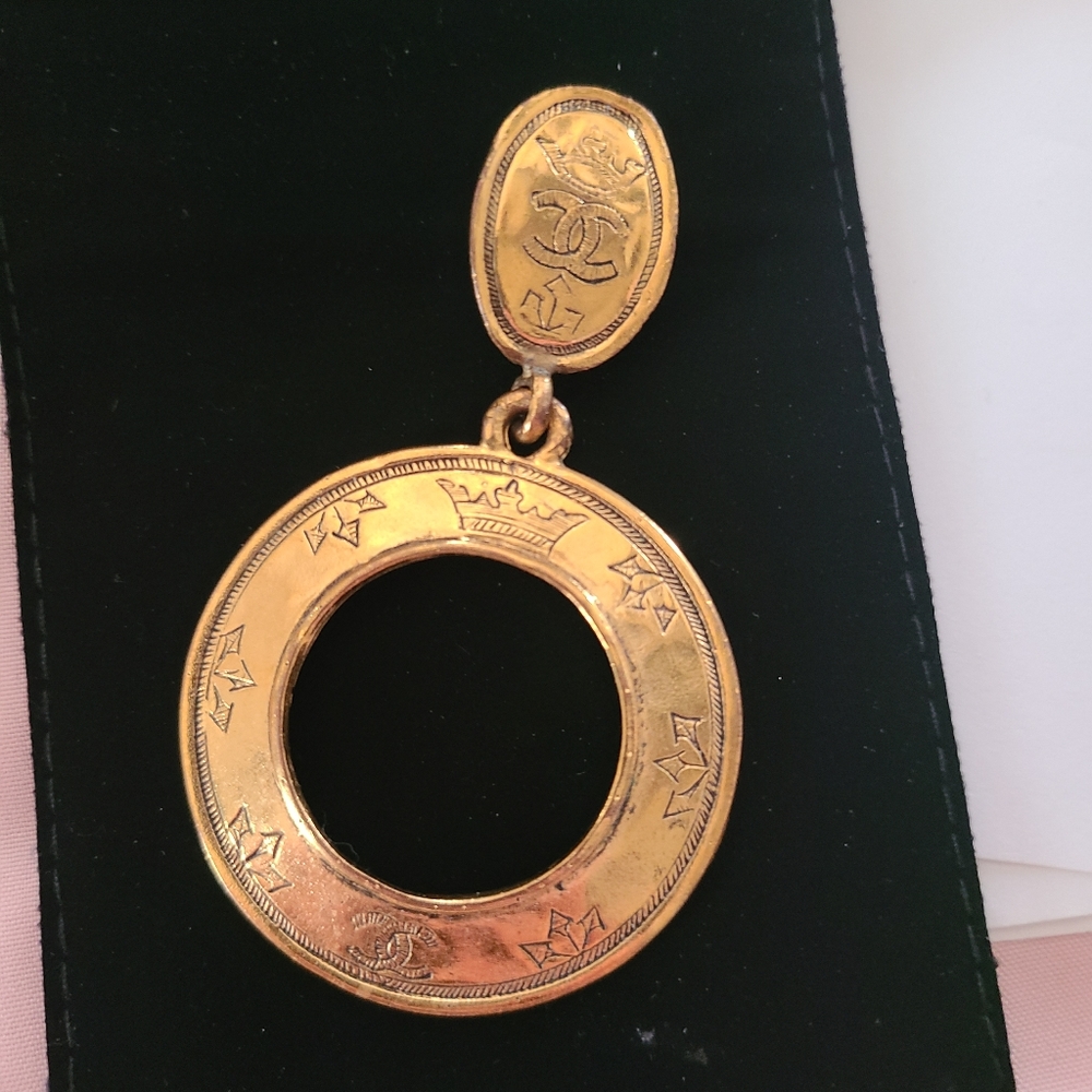 NOT 4 SALE PLEASE READ: In search of the matching earring to the one i have.
